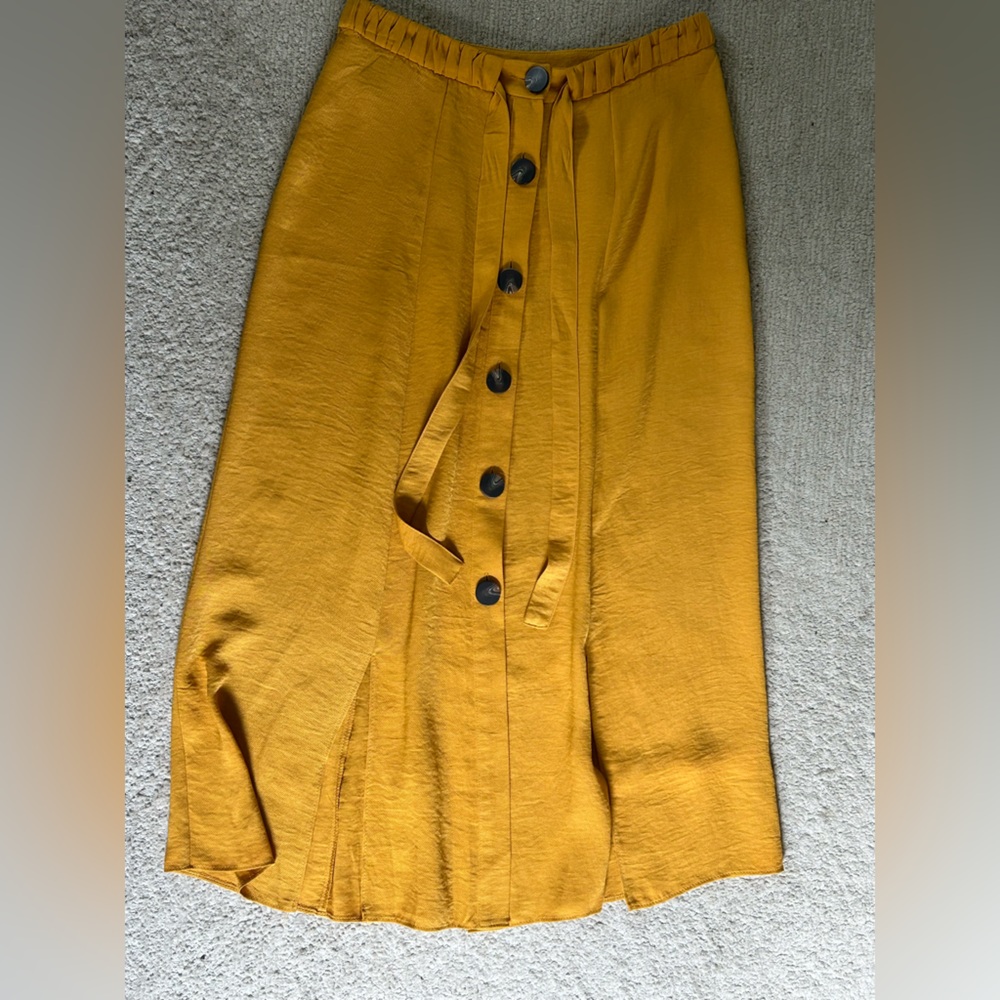 Mustard yellow skirt